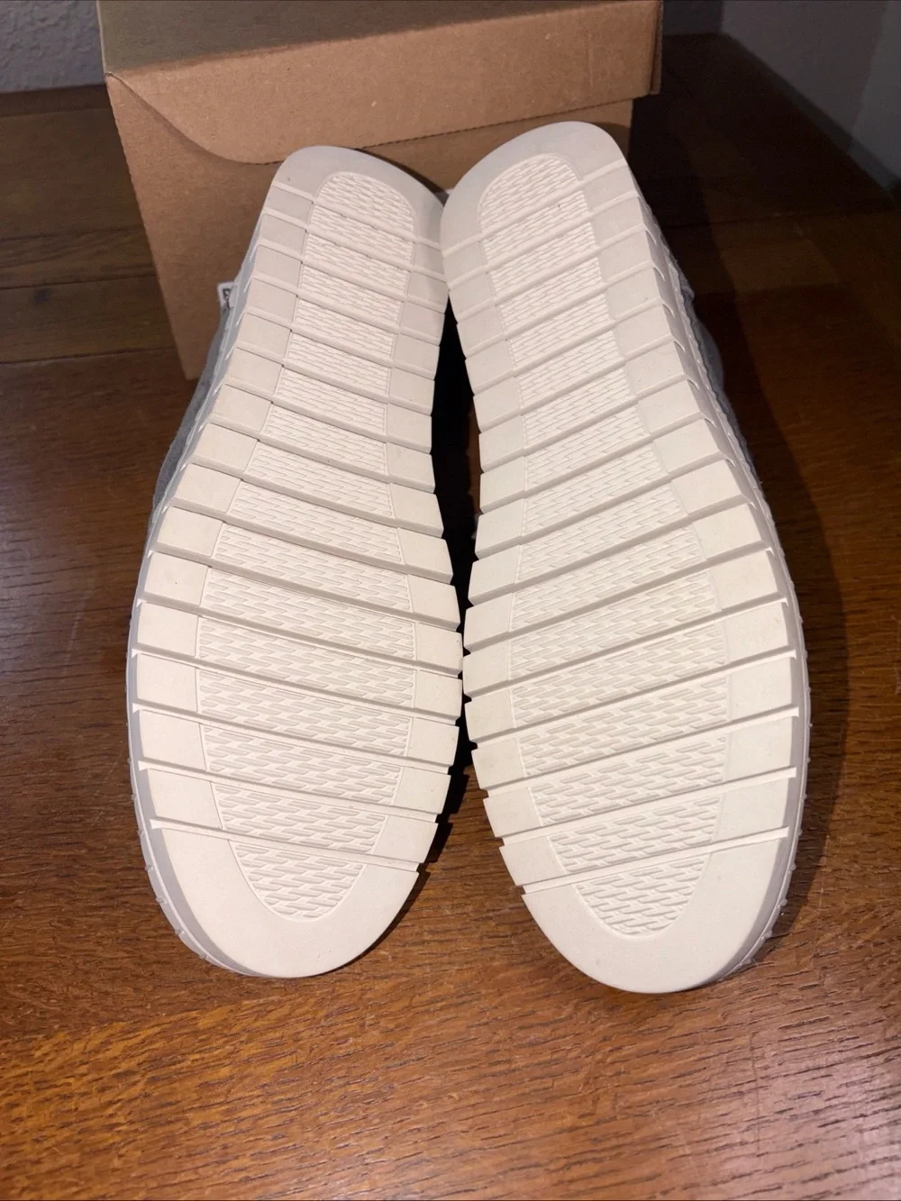 Women's Size 9W Gray Bella Vita Camberly Ankle Boot
